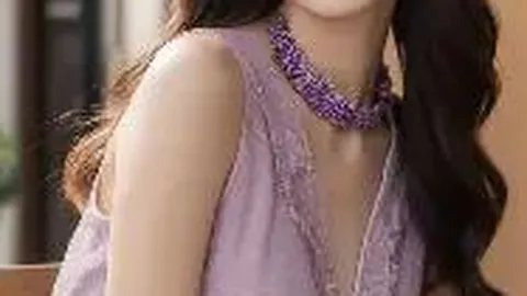 库里三分引发篮球争议？詹姆斯播客发声，球迷热议不已